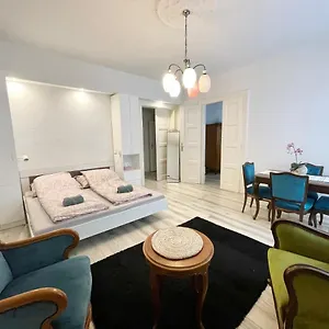 Mehdi 1 Budapest