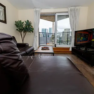 Two Bed Near Canary Wharf London